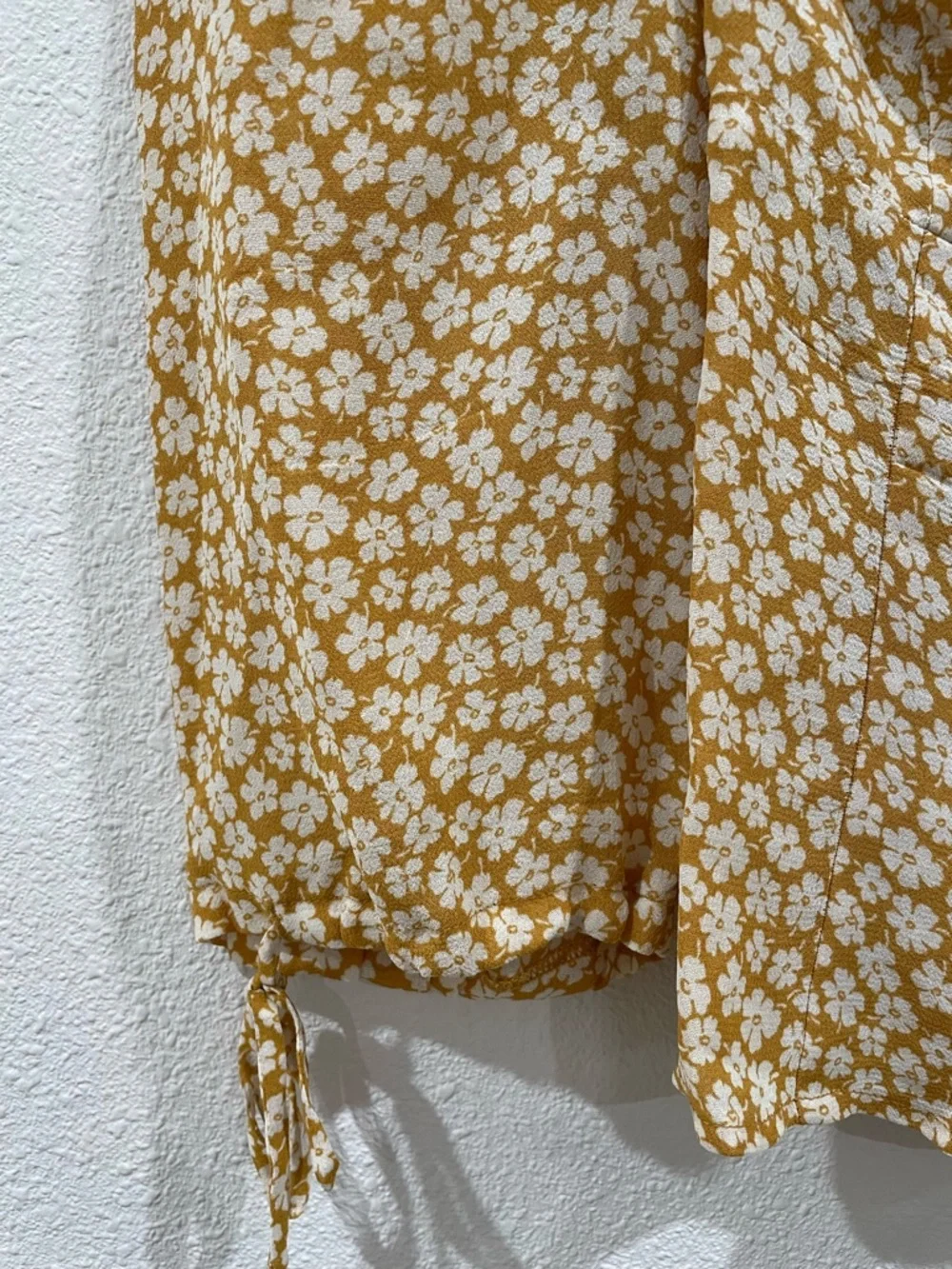 Reformation Floral Yellow White Top Puff Sleeves Summer Spring Size 2